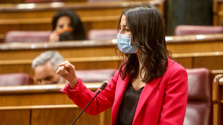 La presidenta de Ciudadanos, Inés Arrimadas, interviene en una sesión de control en el Congreso de los Diputados.