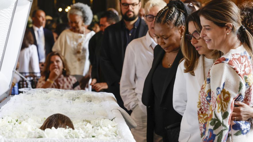 Miles de brasileños despiden a la cantante Preta Gil en su velatorio en Río de Janeiro