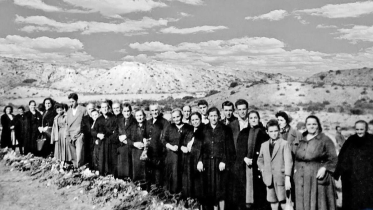 La historia de 'Las Mujeres de Negro' que quiere romper el silencio y entrar en las aulas