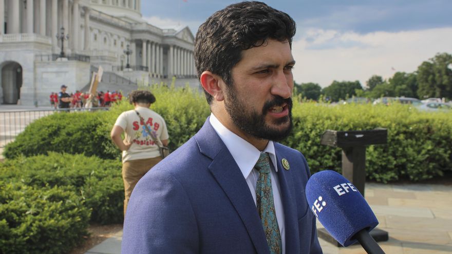 Líder progresista: EEUU se encamina al colapso si el Partido Demócrata no se transforma