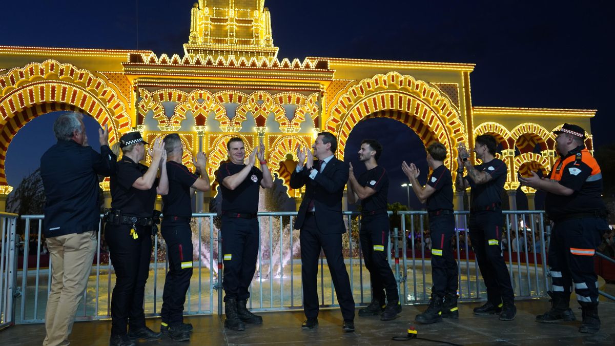 El alumbrado de la Feria se mantiene a las 22:00, con los fuegos artificiales fijados para la medianoche