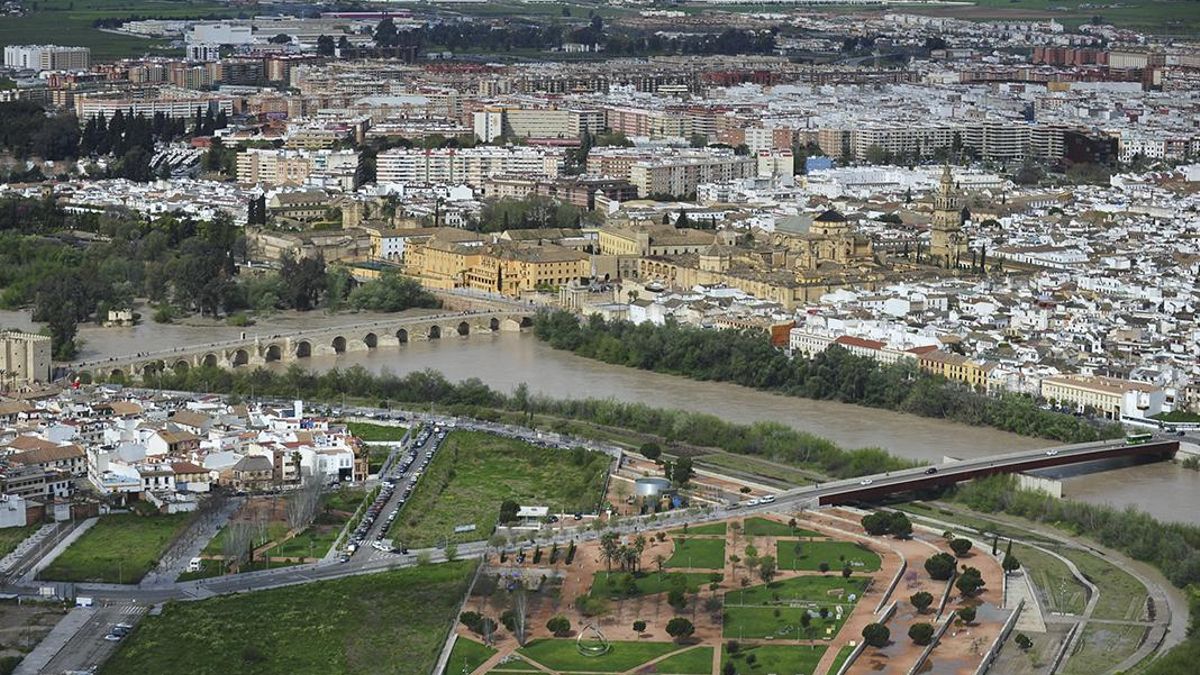 El PSOE exige cámaras de vigilancia en el parking de Miraflores ante "la oleada de robos"
