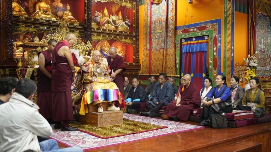 El liderazgo tibetano consulta al oráculo en vísperas del cónclave sobre la sucesión