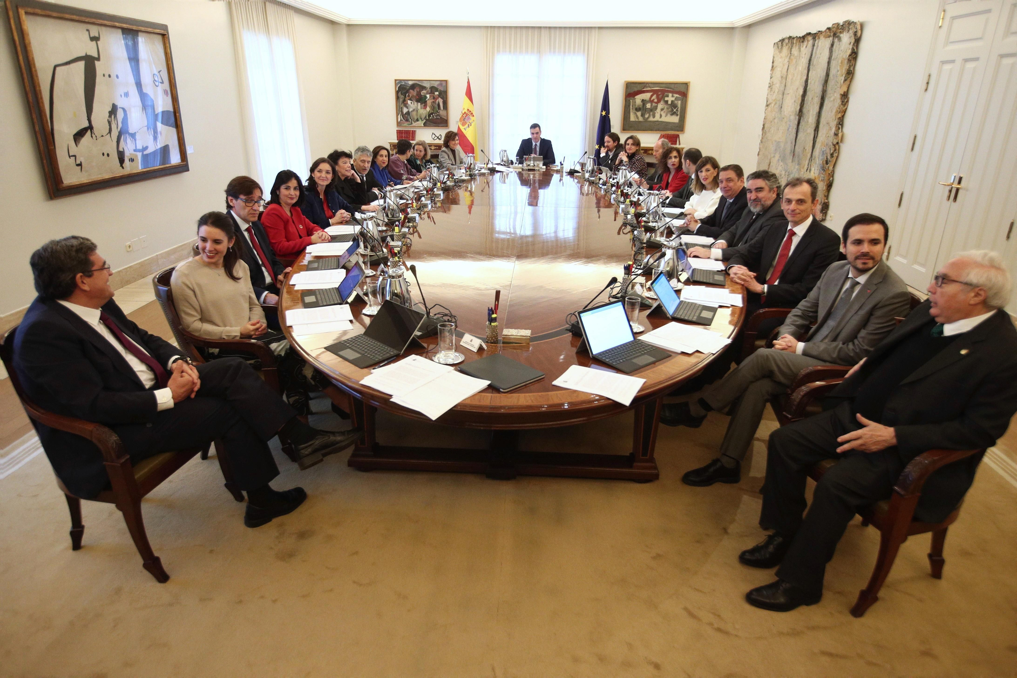 Sala de reuniones de La Moncloa durante el primer consejo de ministros del Gobierno de coalición del PSOE y Unidas Podemos en la XIV Legislatura