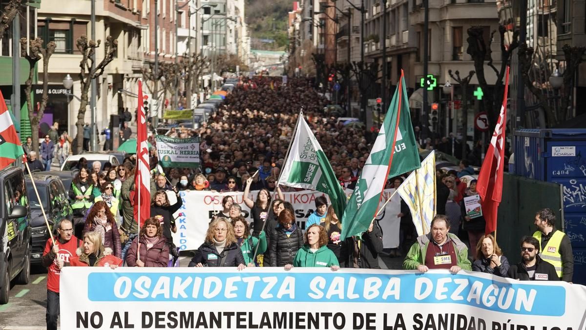 La mayoría sindical de Osakidetza convoca cinco huelgas en protesta con el acuerdo que sólo afecta a los médicos