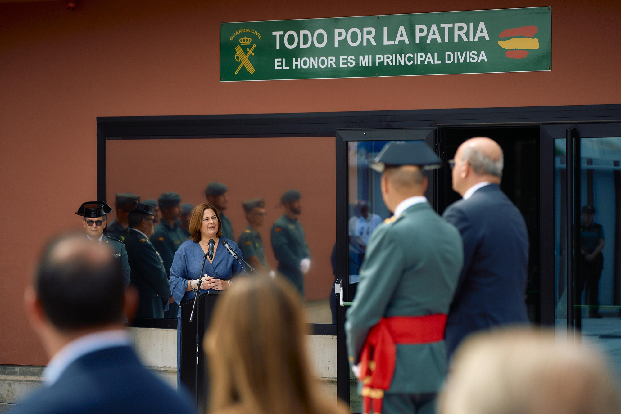 La presidenta de la Autoridad Portuaria de Las Palmas, Beatriz Calzada, en la inauguración del nuevo edificio de la Guardia Civil.
