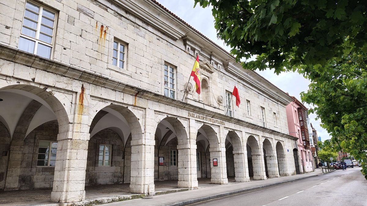 Edificio del Parlamento de Cantabria.