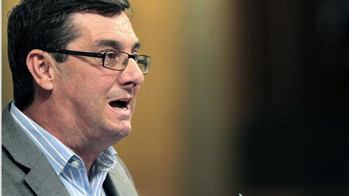 El portavoz de IU, José Luis Centella