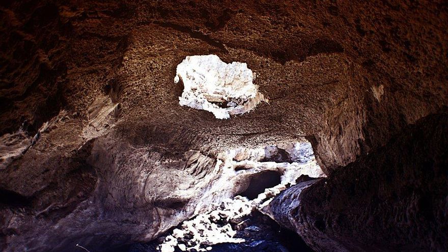 En la imagen, Tubo Volcánico Cueva de Las Palomas, en Las Manchas. Foto: Emilio Barrionuevo