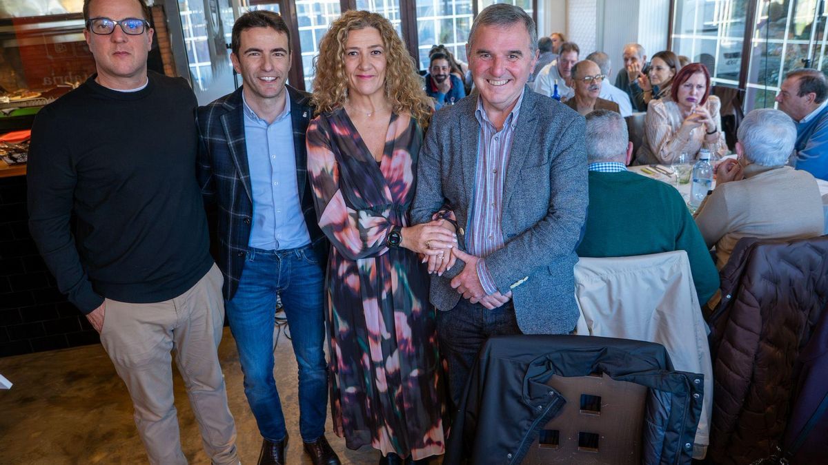 Casares: "En el PSOE no caben corruptos, puteros ni hombres que se aprovechen de las mujeres"