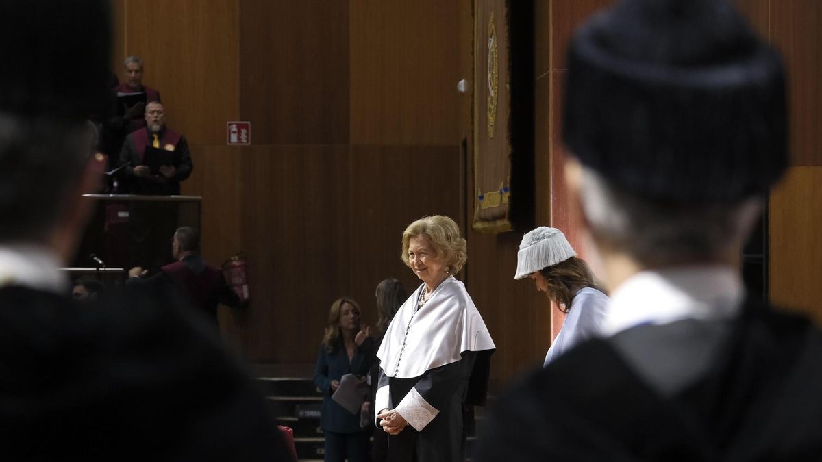 La Universidad de Las Palmas concede el ‘honoris causa’ a la reina Sofía, obvia el debate interno y minimiza la protesta