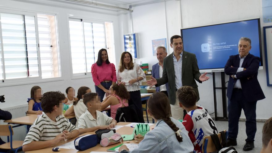 Moreno anuncia una inversión de 85 millones para "mejorar la climatización" en los centros educativos públicos