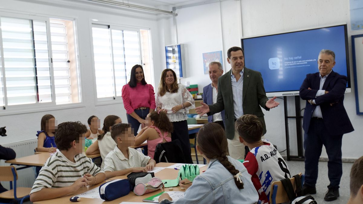 Moreno anuncia una inversión de 85 millones para "mejorar la climatización" en los centros educativos públicos
