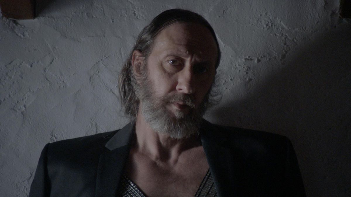 Auge, desaparición y regreso de Miguel Adrover, el diseñador que se negó a vestir a Rosalía por no condenar el genocidio en Gaza