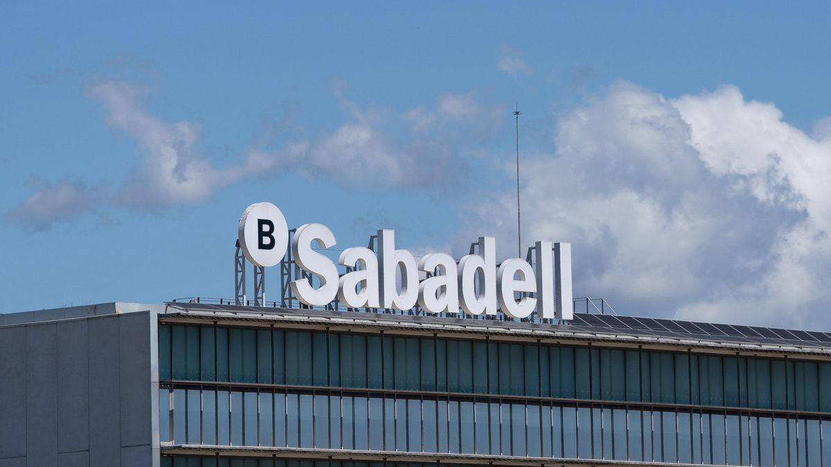 Banco Sabadell reduce un 2,8% su beneficio en 2025 y gana 1.775 millones