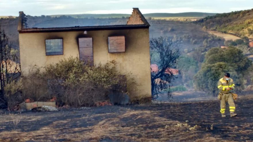 Así ha quedado la zona de Lober de Aliste tras el incendio iniciado el sábado.