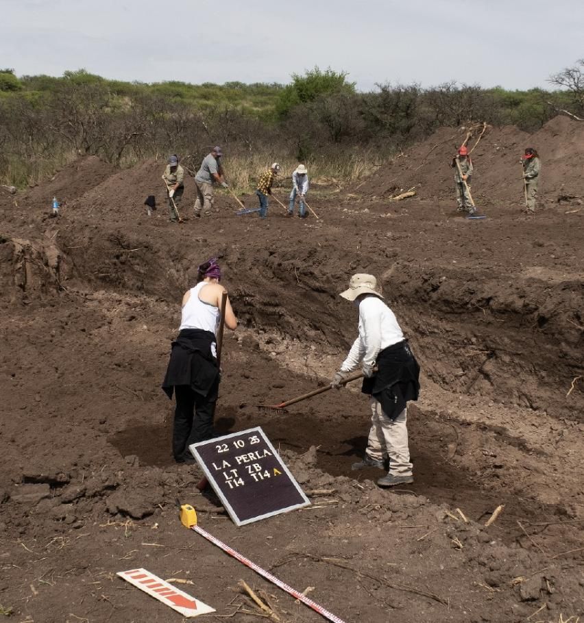 El EAAF trabaja desde 2025 en La Perla buscando restos óseos para identificar a los detenidos desaparecidos en el centro clandestino de tortura de la última dictadura.