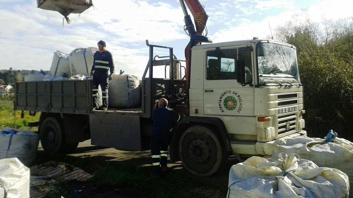 Piélagos y Grupo Vela colaboran en trasladar 15.000 kg de tapones para sufragar la rehabilitación de un niño en EEUU