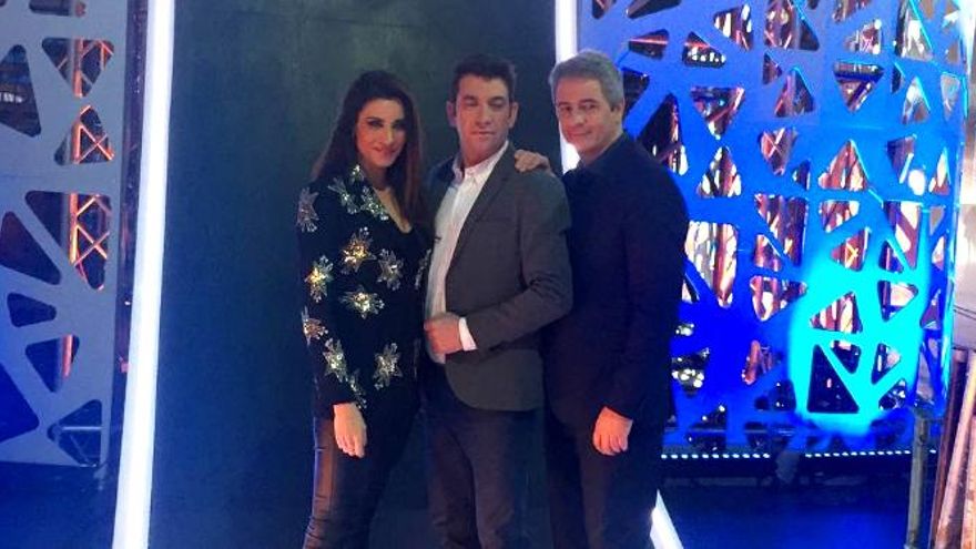Pilar Rubio, Arturo Valls y Manolo Lama posan como presentadores de 'Ninja Warrior'