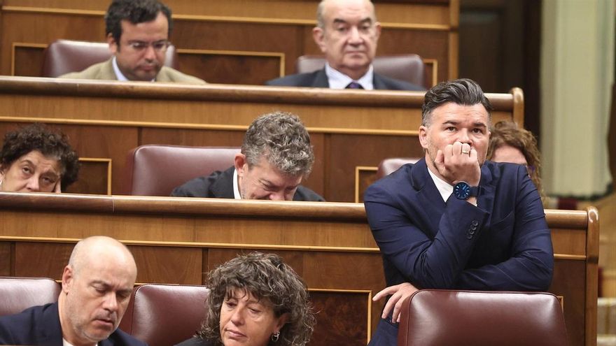 El portavoz de ERC en el Congreso, Gabriel Rufián (d), durante una sesión plenaria en el Congreso de los Diputados, a 24 de junio de 2026, en Madrid (España). Eduardo Parra / Europa Press