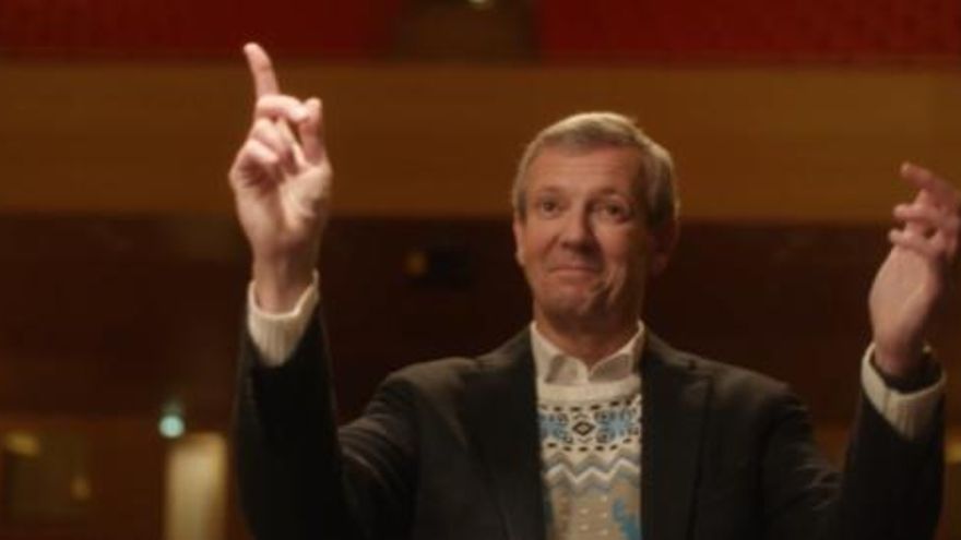 Los pellets, Koldo o las campanadas de los Mozos de Arousa: todo tiene doble sentido en el vídeo navideño del PP gallego