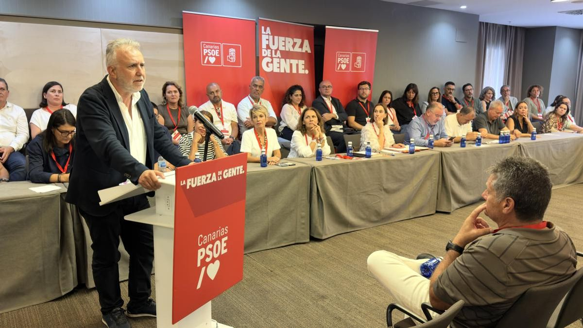Torres, a los manifestantes por la vivienda: "Acudan a votar el 29N o, después, a llorar"