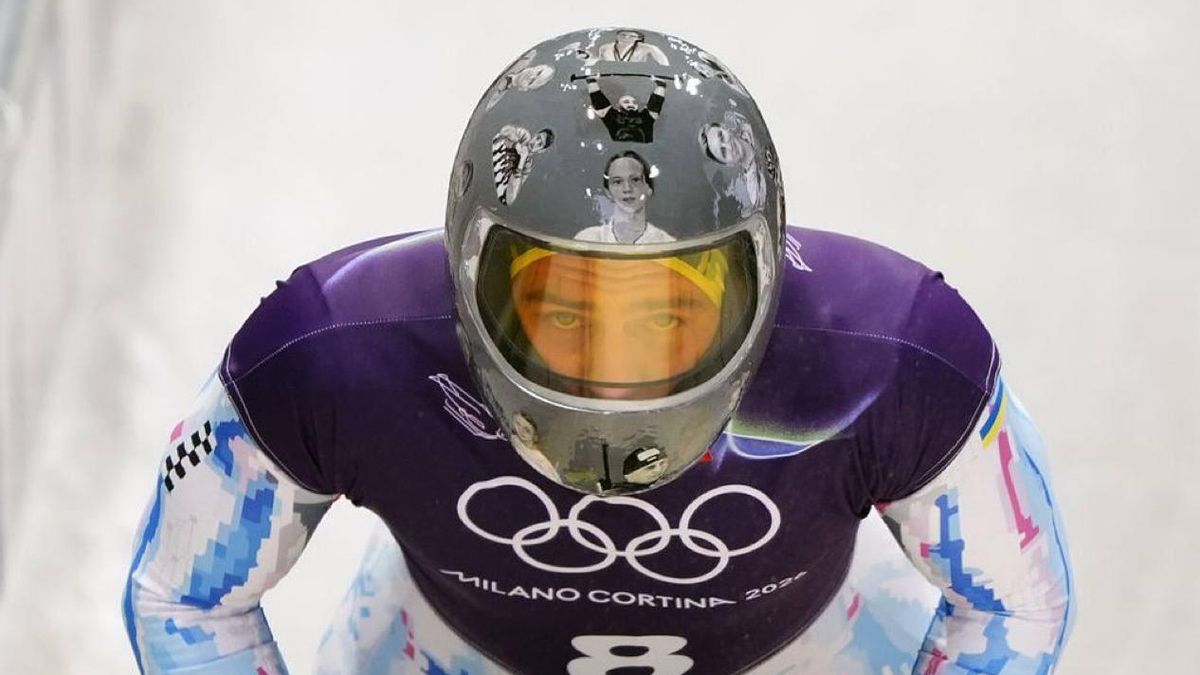 El COI descalifica de los Juegos Olímpicos a un deportista de Ucrania por llevar en el casco foto de atletas muertos en la guerra