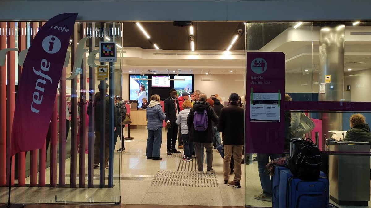 Sin alternativas y con el susto en el cuerpo en Sevilla y Málaga tras el accidente de Córdoba: "Hemos tenido mucha suerte"