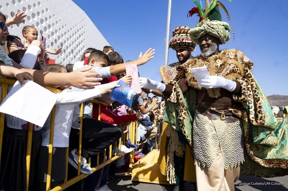 Los Reyes Magos visitan Canarias