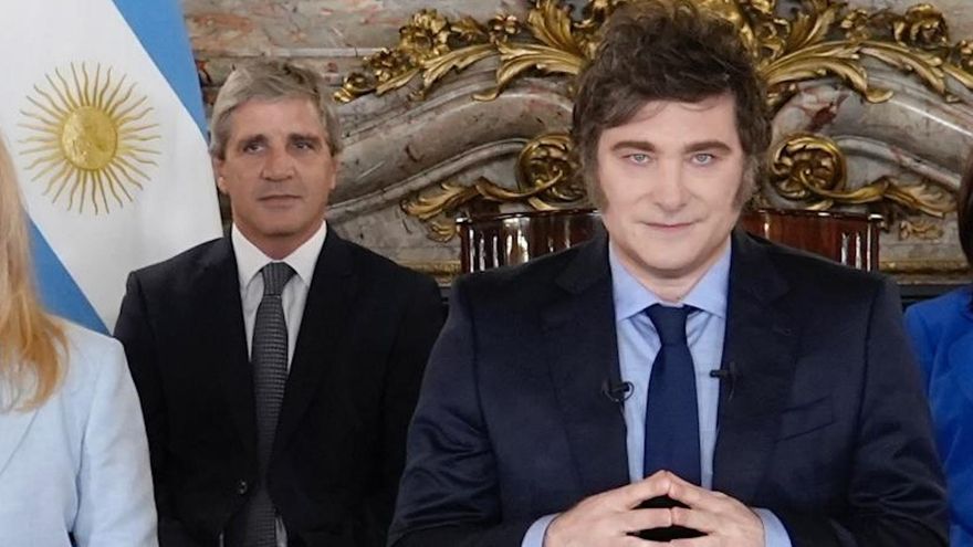 De la inflación plantada a la deep motosierra: un año de Milei en el poder