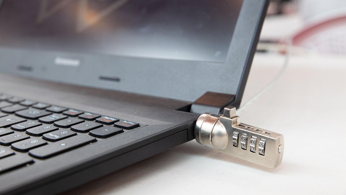 Aunque un ciberdelincuente logre engañar al trabajador para que acceda a una URL falsa, la credencial simplemente no funcionará allí