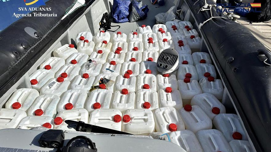 Intervenidos 3.250 litros de gasolina y una embarcación destinada al 'petaqueo' en Huelva