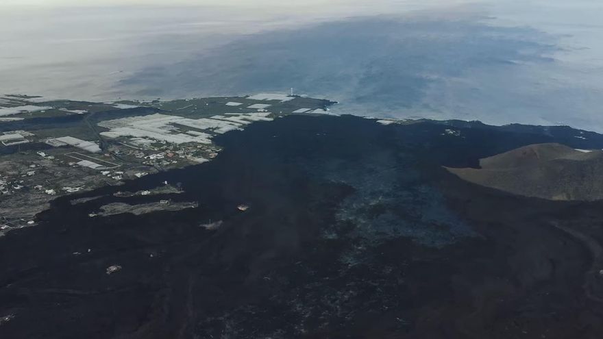 Imagen de este viernes de zona sur de  las coladas de lava del volcán de La Palma.