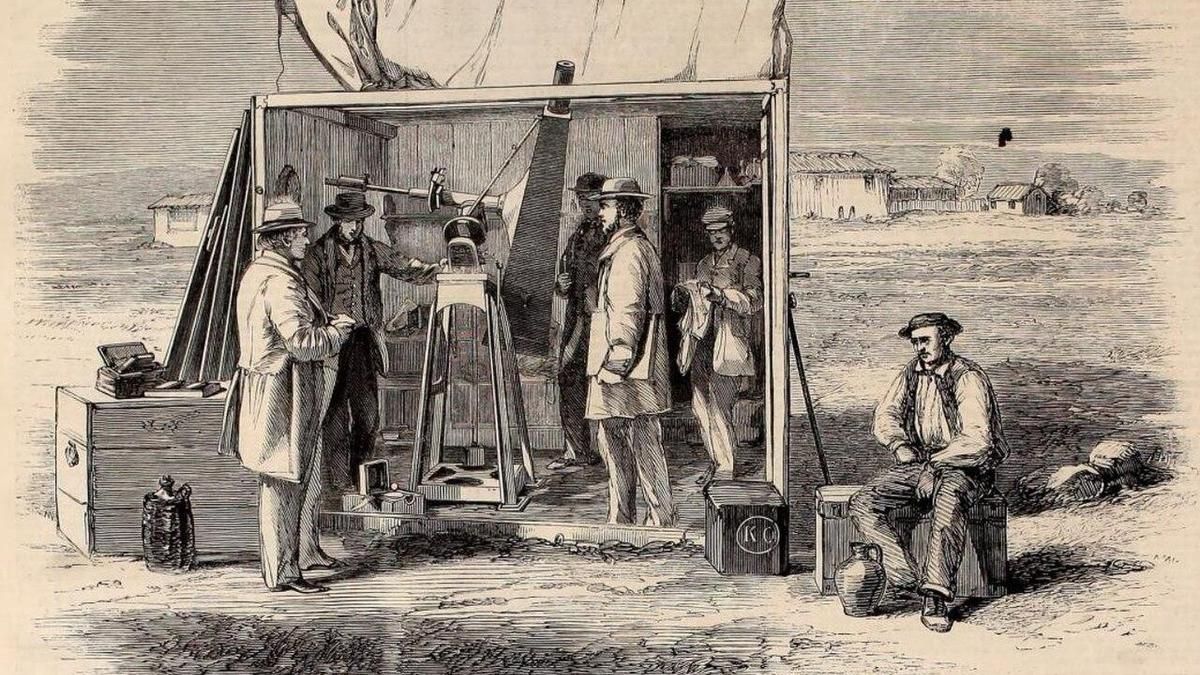 El eclipse total de 1860 que lanzó por primera vez a la gente a subirse a las azoteas de Madrid con cristales ahumados
