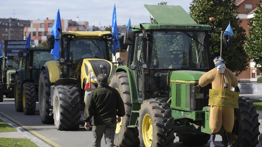 Diversos colectivos de transporte y ganaderos se manifiestan en Oviedo el día 19 de marzo