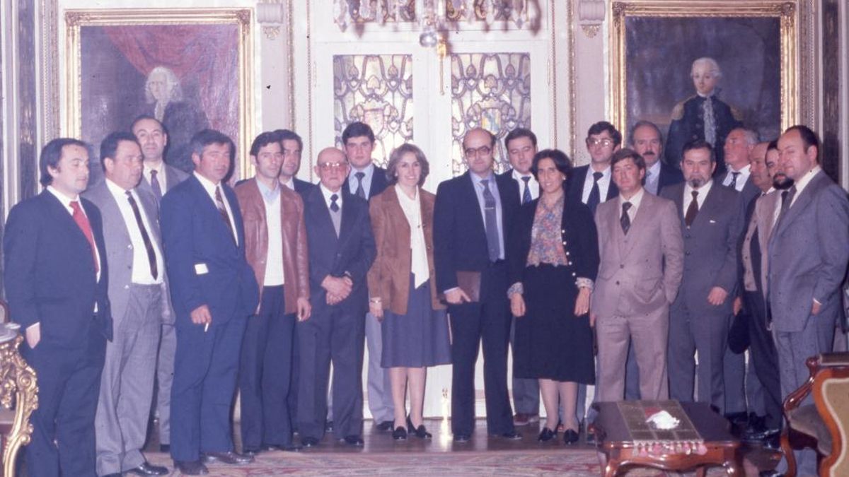 Las Juntas Generales de Álava homenajearán a todas las mujeres junteras de la democracia