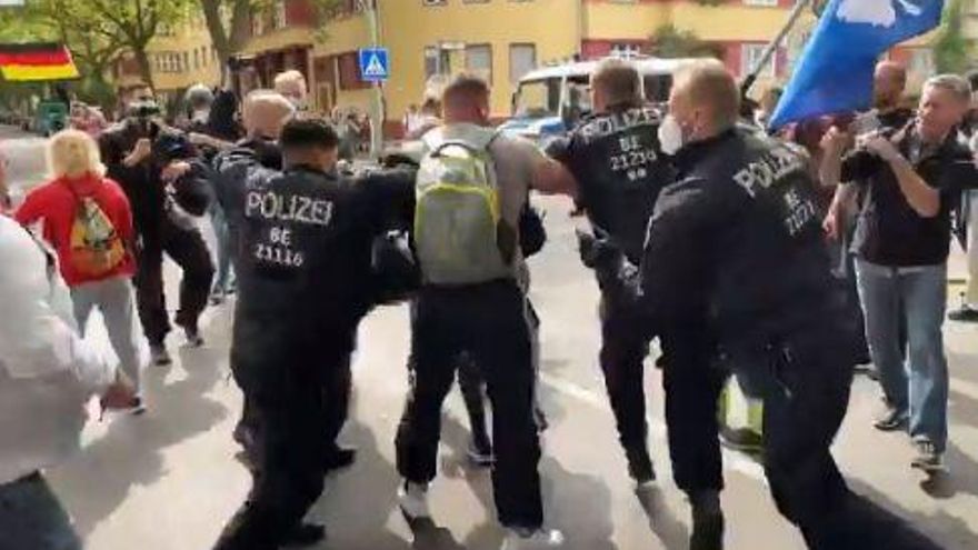 Incidentes en Berlín en una marcha contra las restriccinones por el coronavirus
