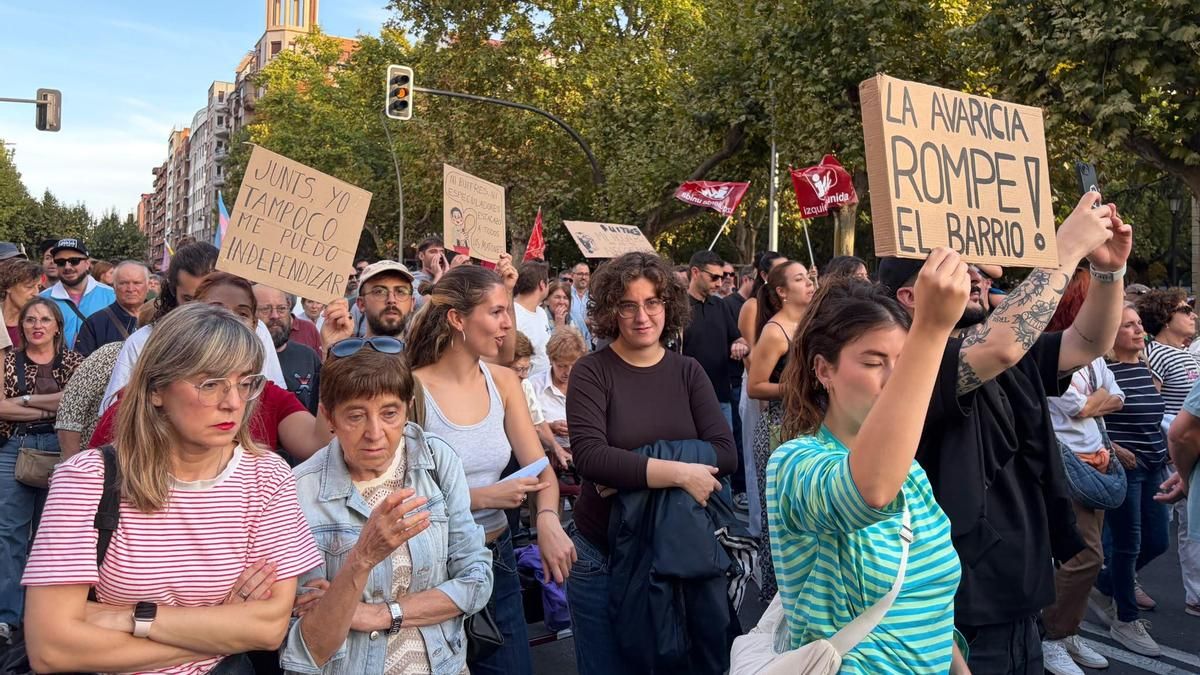 "Vivienda universal o huelga general": una multitudinaria manifestación vuelve a recorrer las calles de Logroño