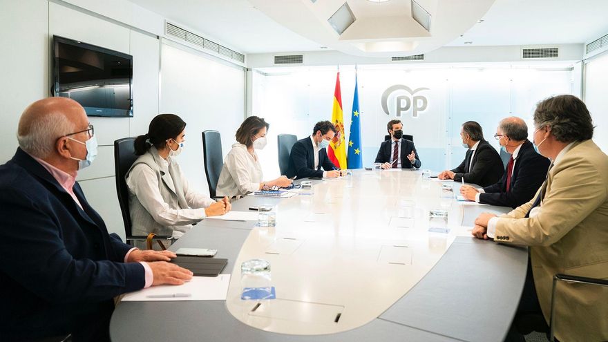 Reunión del equipo jurídico del PP, este viernes, en Génova 13.