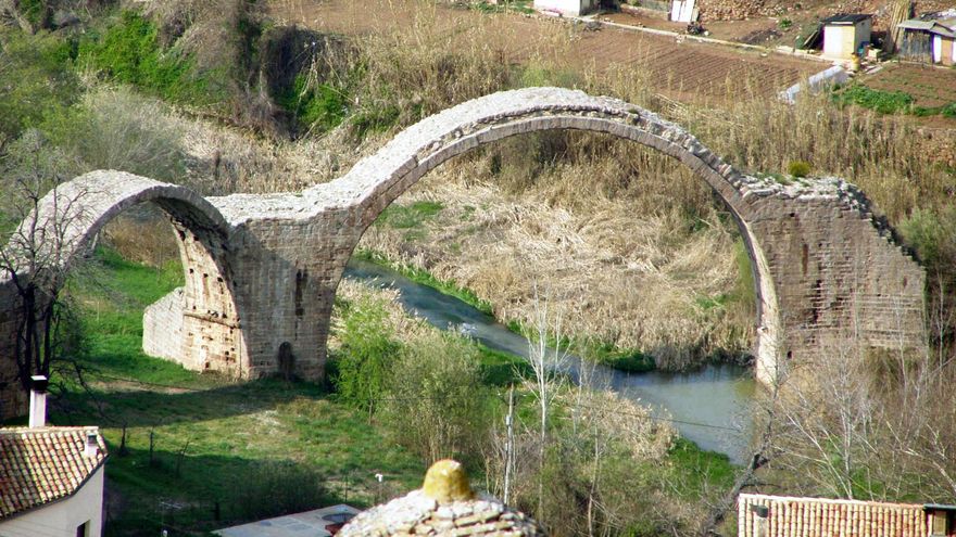El puente que nunca terminó de construirse y que pasó a llamarse del Diablo