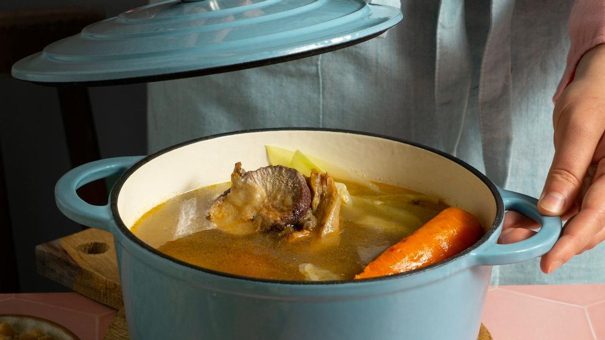 Los siete trucos para conservar el caldo de cocido con todo su sabor