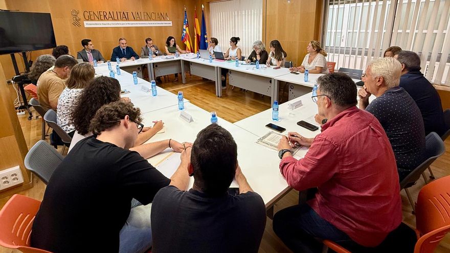 Gan Pampols expone el Plan de Reconstrucción a las víctimas de la dana a las que Mazón no invitó a la presentación