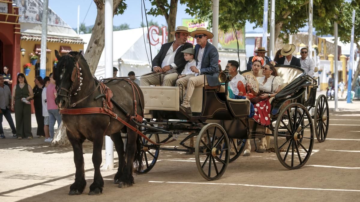 Toldos, sombras y arbolado en la Feria