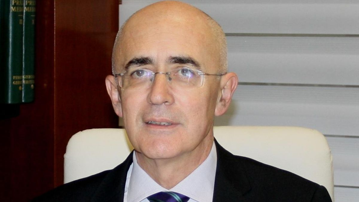 Carlos Arjona, presidente del Colegio de Médicos de Cáceres