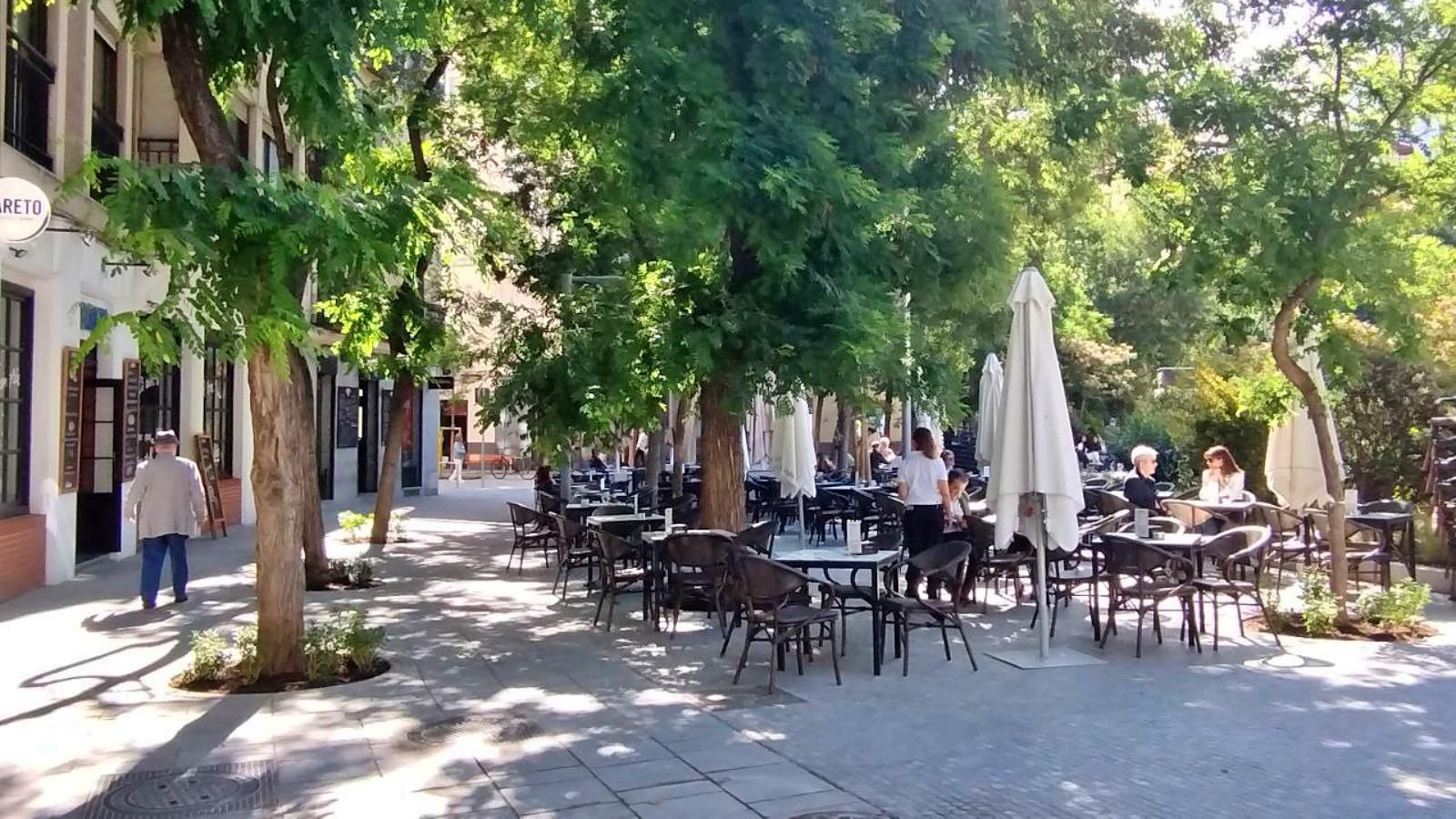 Recorrido foto a foto por la renovada plaza de Olavide