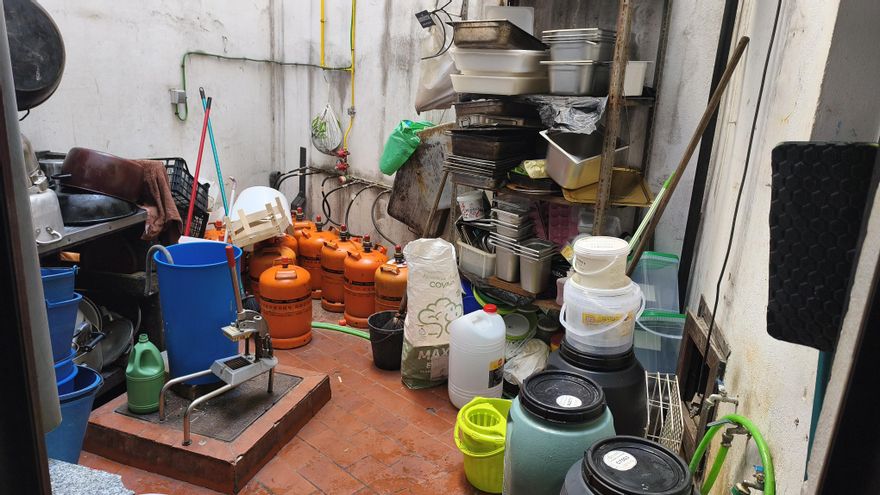 Decretan el cierre de un restaurante tras detectar alimentos caducados y múltiples deficiencias sanitarias