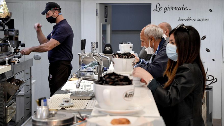 Extremadura levanta las restricciones pero recomienda no superar el 80% de los aforos