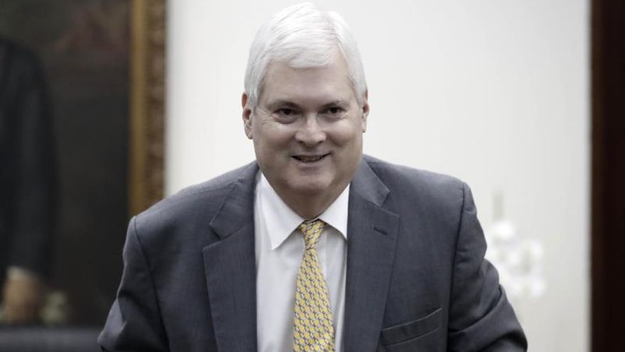 El canciller de Costa Rica, Manuel Ventura, participa durante una entrevista con Efe, este lunes en San José (Costa Rica).