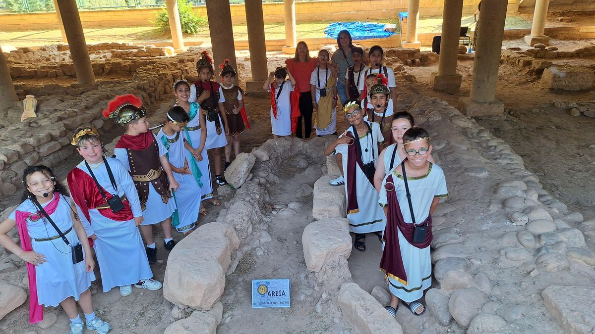 El barrio con identidad rural que guarda un tesoro bajo su escuela