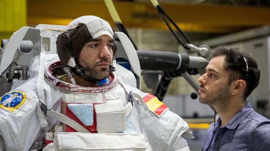 El astronauta leonés Pablo Álvarez completa en la NASA su formación de actividades extravehiculares EVA